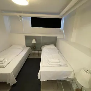 M18 Hotel